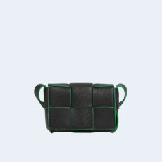 보테가 베네타 캔디 카세트백 패러킷 블랙